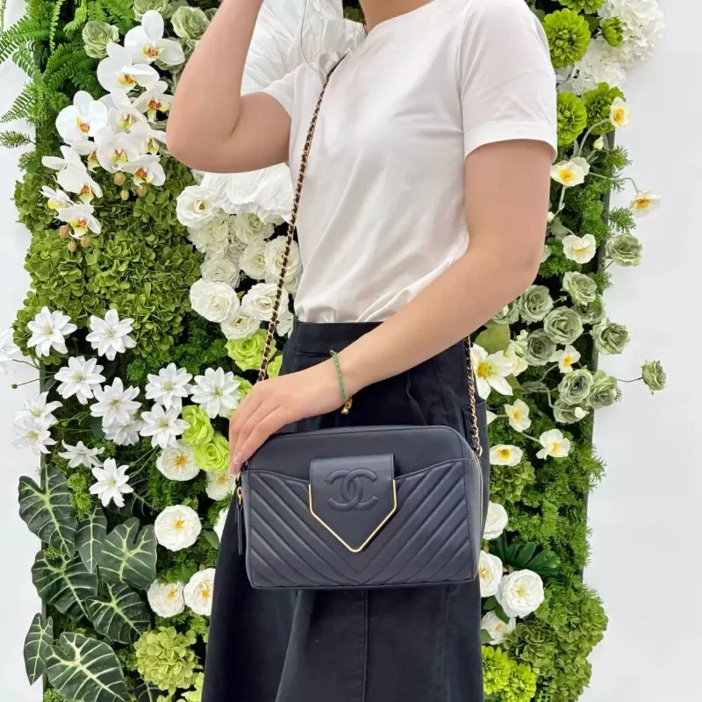 CHANEL brand color